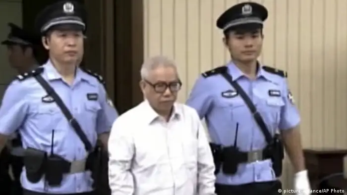 China Hu Shigen vor Gericht in Tianjin (picture-alliance/AP Photo)