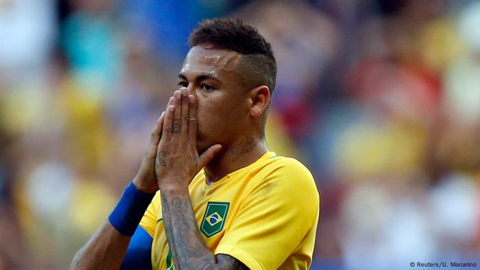 El Fondo DIS, que tenía el 40% de derechos de Neymar, pide 5 años de cárcel para el jugador, sus padres, el presidente y expresidente del Barça, Josep Bartomeu y Sandro Rosell, y multa de 195 millones de euros al club. 23.11.2016