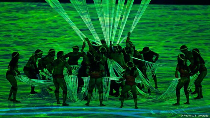 Яркое шоу в Рио