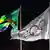 Bandeira brasileira ao lado da bandeira do Comitê Olímpico Internacional
