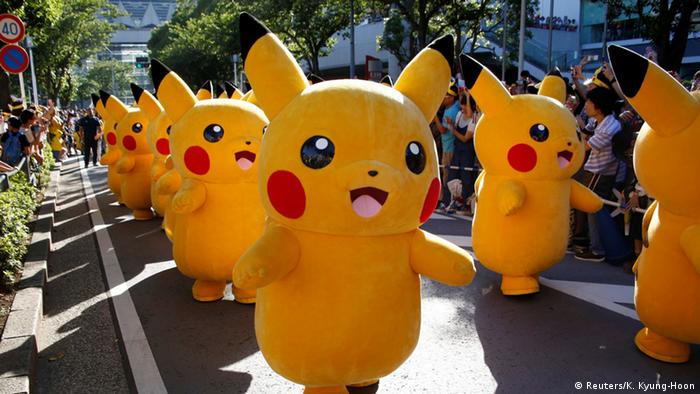 Japan S Pikachu Parade Draws Hundreds Of Pokemon Fans All Media Content Dw 07 08 16
