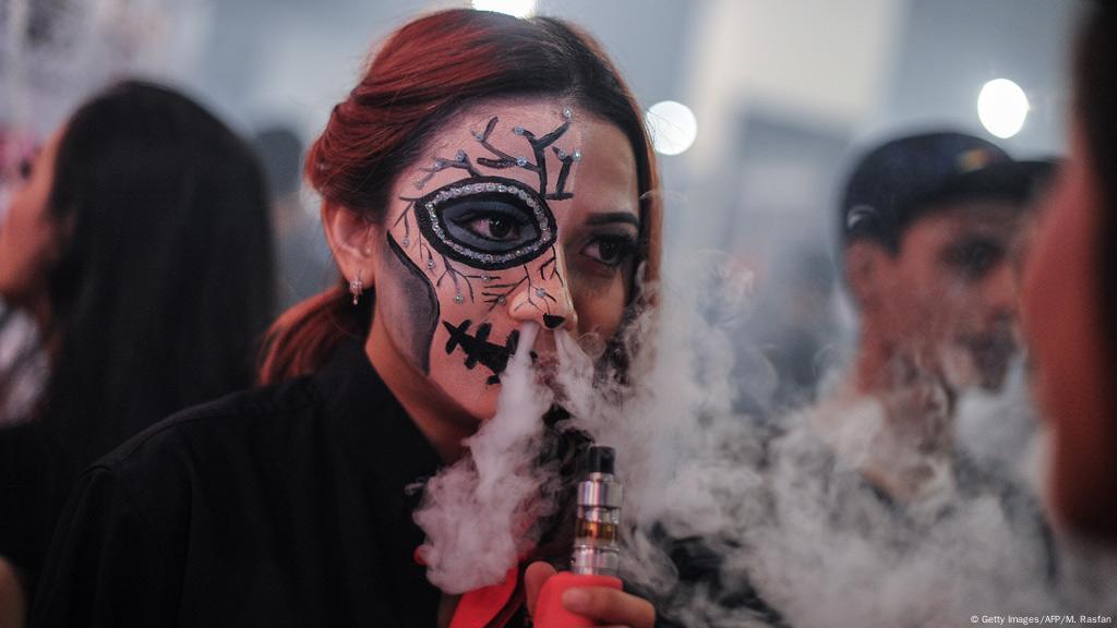 Smoking or vaping: e-cigarettes as a lesser evil - Science - In-depth reporting on science and technology - DW - 31.05.2019