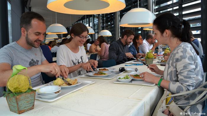 Mittagessen russische Redaktion DW (DW/K.Safronova)