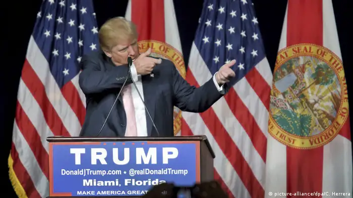 USA Miami Trump Mimik zu Gebrauch von Schusswaffen