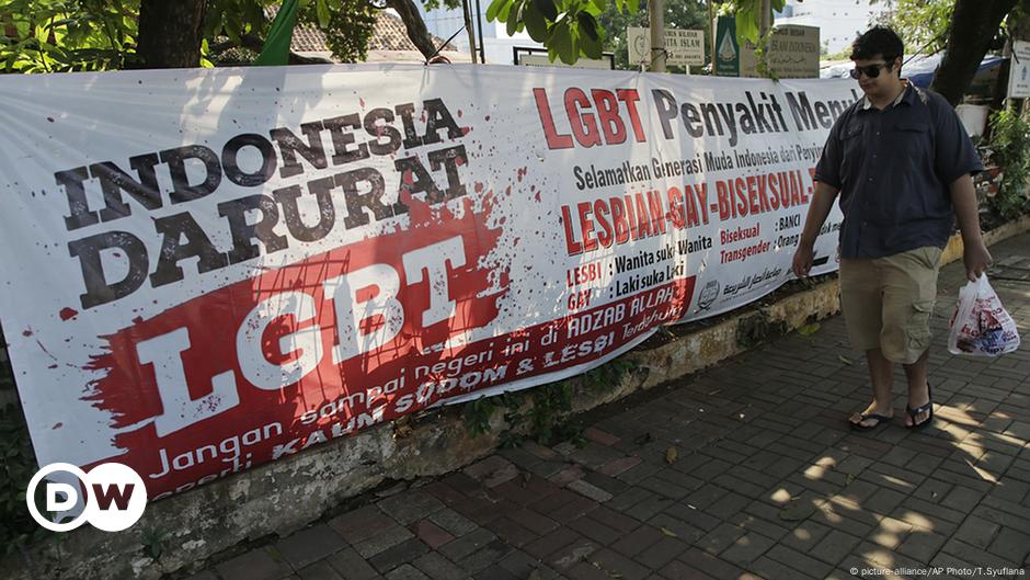 Kriminalisasi Lgbt Halangi Penanggulangan Hiv Aids Dunia Informasi Terkini Dari Berbagai Penjuru Dunia Dw 02 07 2018