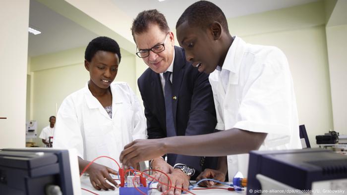 Entwicklungsminister Müller in Ruanda.