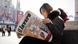 Italien Arbeitslose junge Frau in Mailand Italien Arbeitslose junge Frau in Mailand
