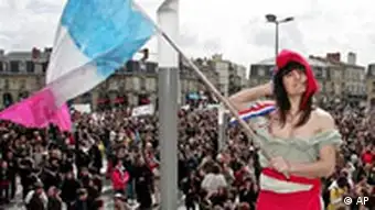 Frankreich Proteste CPE Bordeaux Marainne Flagge Jugendliche