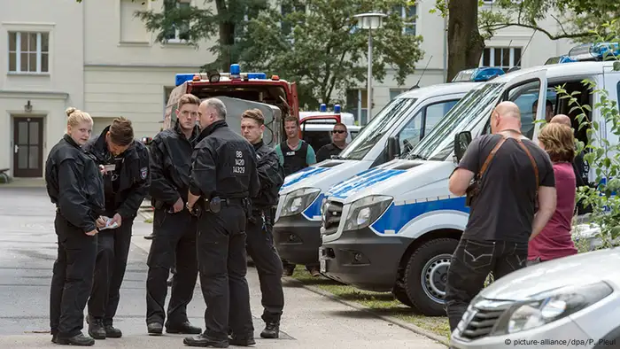 Deutschland SEK nimmt 27-Jährigen fest in Eisenhüttenstadt