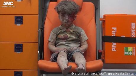 Omran Daqneesh Aleppo verletzter Junge (picture-alliance/dpa/Aleppo Media Center)
