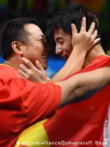 Rio 2016 Olympia Tischtennis Zhang Jike (R) China feiert Goldmedaille