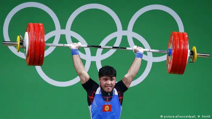 Olympia Rio 2016 18 08 Momente Gewichtheben: Izzat Artjkow aus Kirgisistan