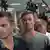 Gunnar Bentz y Jack Conger detenidos en el aeropuerto de Río de Janeiro.