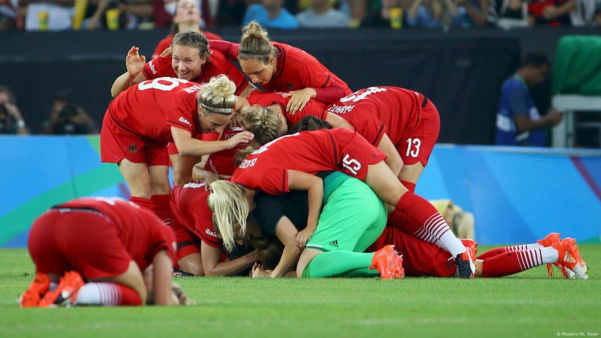 U.S. Women's Soccer Clinches Group at Rio Olympics 