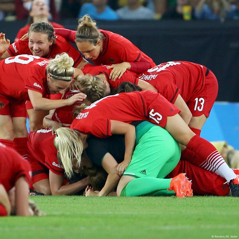 U.S. Women's Soccer Clinches Group at Rio Olympics 