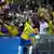Neymar celebra com o público a conquista do torneio olímpico da Rio 2016