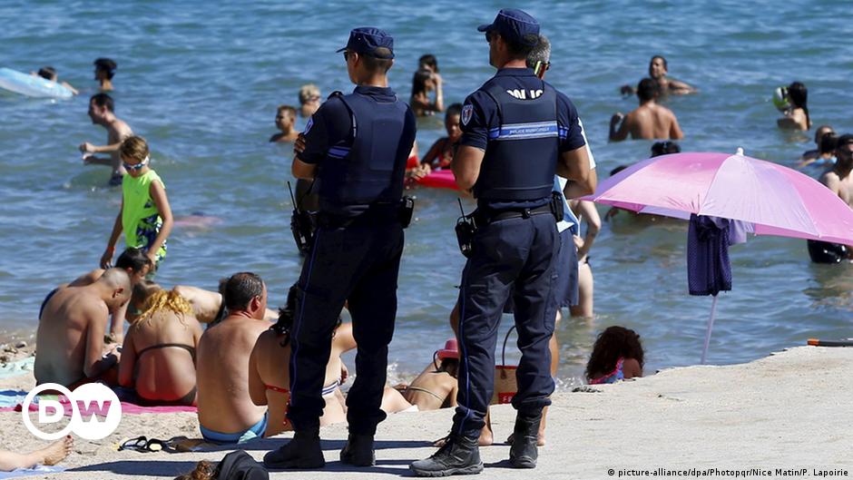 پلیس فرانسه مانع پوشیدن بورکینی در ساحل شد Dw ۱۳۹۵۶۳