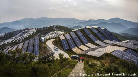 BdW Global Ideas Bild der Woche KW 34/2016 China Erneuerbare Energie (picture-alliance/AP Photo/Chinatopix)