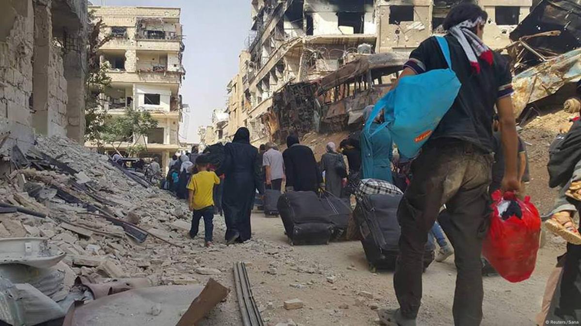 Evacuation of devastated Daraya begins – DW – 08/26/2016