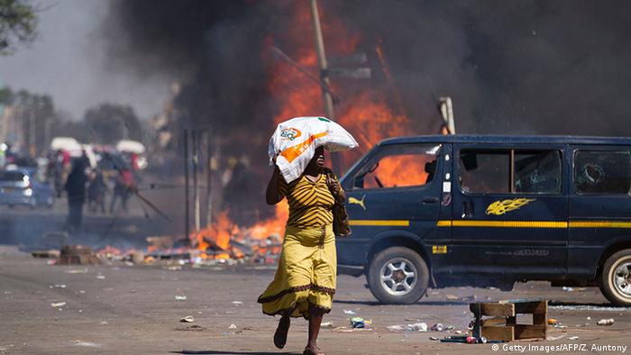 Simbabwe Harare gewaltsame Proteste gegen Präsident Mugabe
