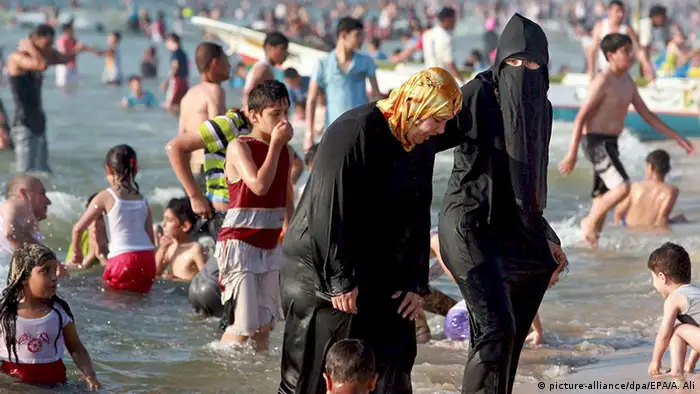 Palästina Frauen in Burkinis am Strand von Gaza