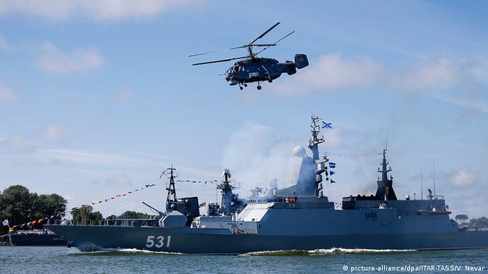 Russia military maneuvers of the Baltic Fleet (picture-alliance / dpa / ITAR-TASS / V. Nevar)
