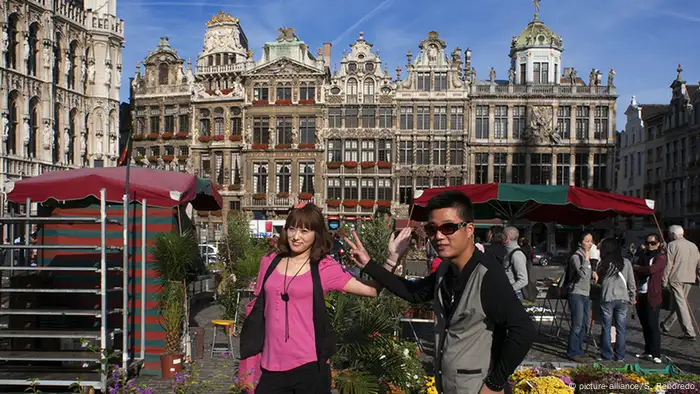 Brüssel Chinesische Touristen am Großen Markt