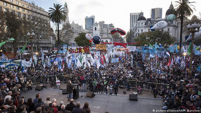 Argentinien Proteste gegen Politik von Präsident Mauricio Macri