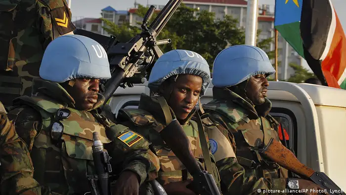 Südsudan Einwilligung Sationierung zusätzlicher Blauhelmsoldaten (picture-alliance/AP Photo/J. Lynch)