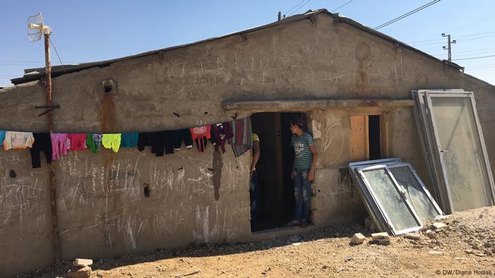 Zeltschule im Flüchtlingslager Medyen Beeka Tal (Foto: Diana Hodali)