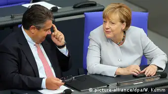 Deutschland Bundestag Sigmar Gabriel und Angela Merkel