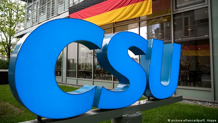 Deutschland CSU-Logo & Deutschlandfahne - Parteizentrale in München