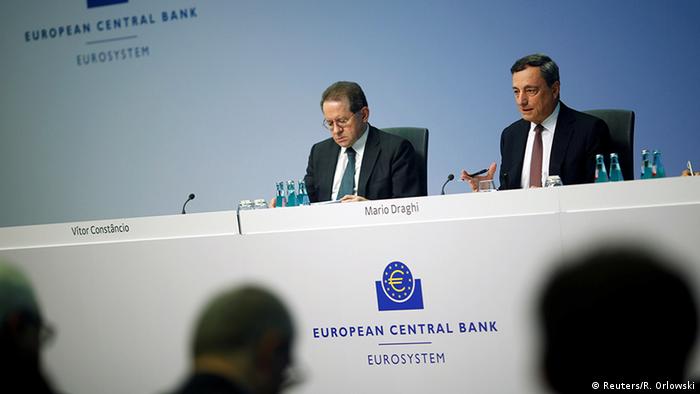 Deutschland Mario Draghi Präsident der EZB & Vitor Constancio in Frankfurt am Main