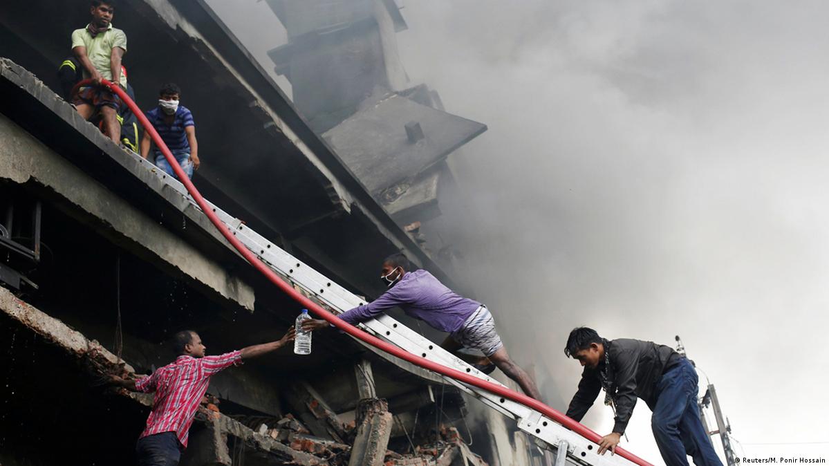 Deadly fire rips through Indian garment factory – DW – 11/11/2016