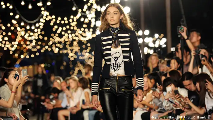 USA New York - Gigi Hadid Modelt für Tommy Hilfiger bei der New York Fashion Week