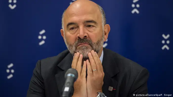 Slowakei Bratislava -Pierre Moscovici beim Informellen Treffen der EU Finanzminister (picture-alliance/dpa/F. Singer)