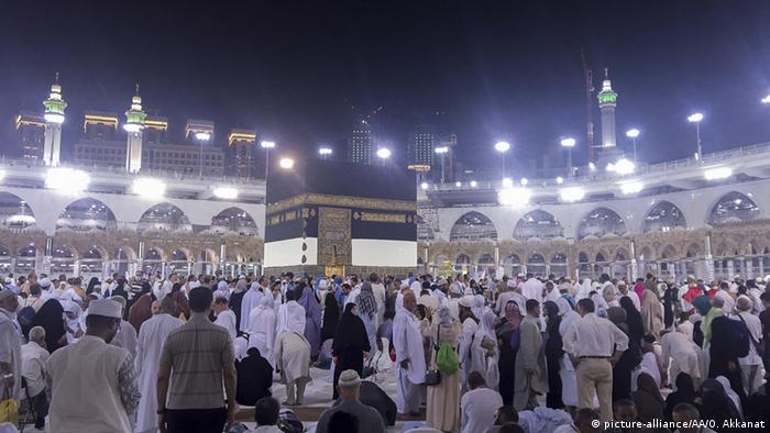 Mekka Saudi Arabien - Muslime bei Kaaba