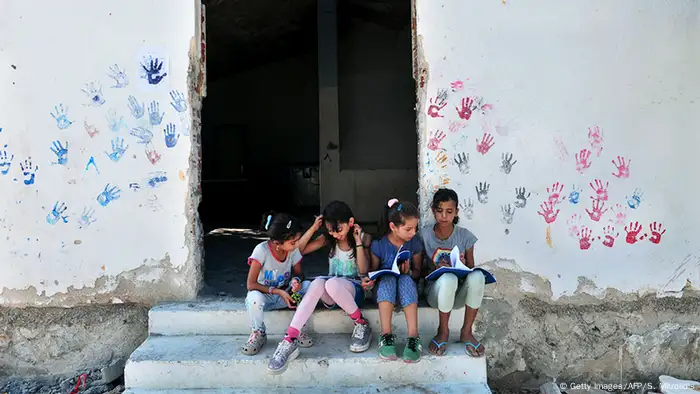 Griechenland Flüchtlingsunterkünfte in Lagadikia (Getty Images/AFP/S. Mitrolidis)