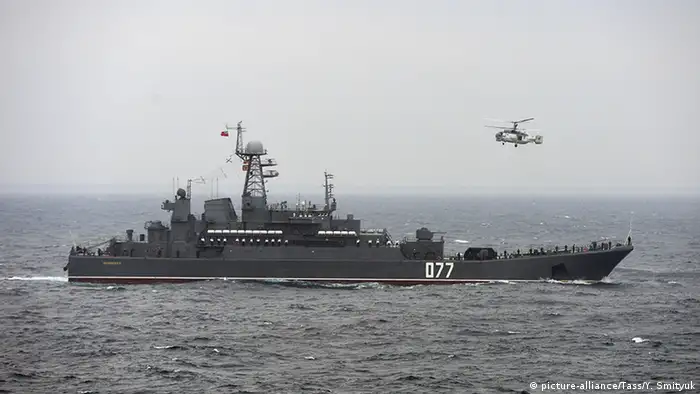 Russland Wladiwostock Russisches Kriegsschiff