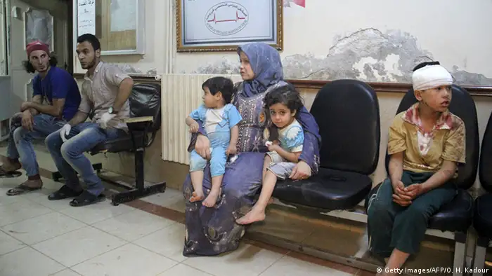 Syrien Zivilbevölkerung in einem Krankenhaus in Idlib (Foto: Getty Images/AFP)