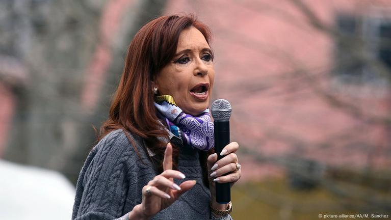 Ex-Argentine President Kirchner Indicted – DW – 12/27/2016