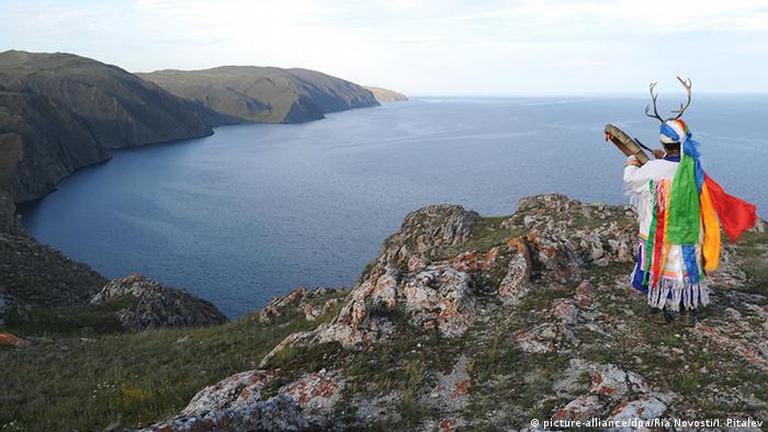 Ирина е на 70, живее в Сибир и е шаманка.