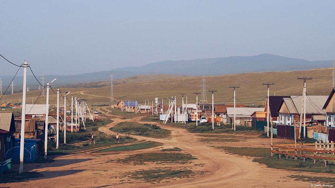 Russland Dorf Chuzhir auf der Insel Olchon Russland Dorf Chuzhir auf der Insel Olchon