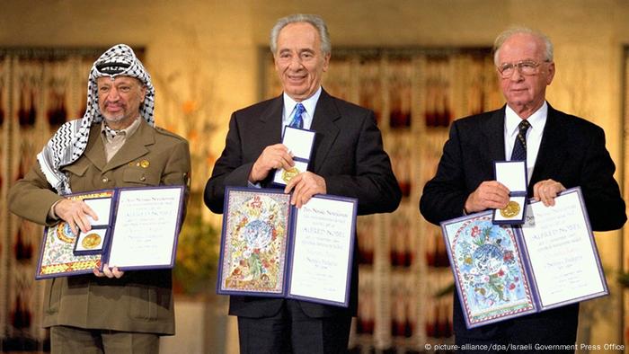 Norwegen 1994 Friedensnobelpreis - Arafat & Peres & Rabin (picture-alliance/dpa/Israeli Government Press Office)