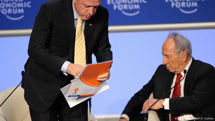 Erdoğan'ın 2009'da Davos'ta İsrail Cumhurbaşkanı Peres'e One minute çıkışı tedirginlik yarattı.