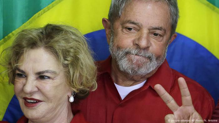 Brasilien ehemaliger Präsident Lula da Silva mit Ehefrau Marisa Leticia