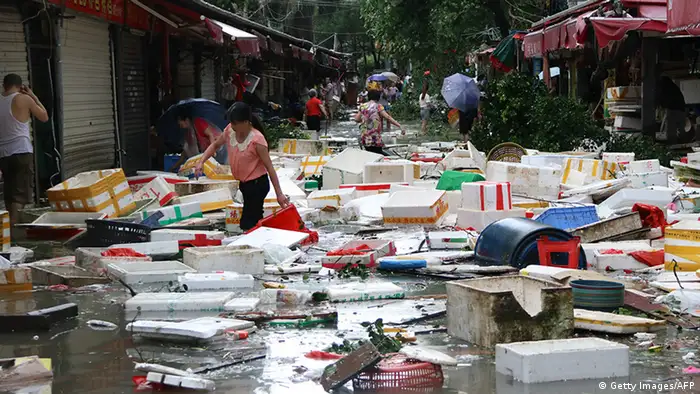 China Xiamen Taifun Meranti überschwemmte Straße