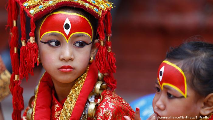 Nepal Kathmandu Kumari - lebende Göttin (picture-alliance/NurPhoto/S. Pradhan)