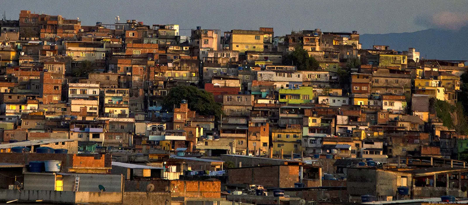 Canoa havaiana: projeto transforma a vida de jovens de favelas