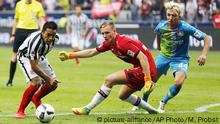 Marco Fabián se llevó el duelo entre mexicanos